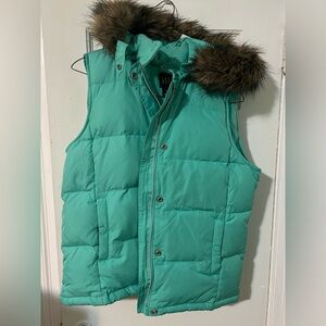 GAP puffer vest with removable faux fur hood
